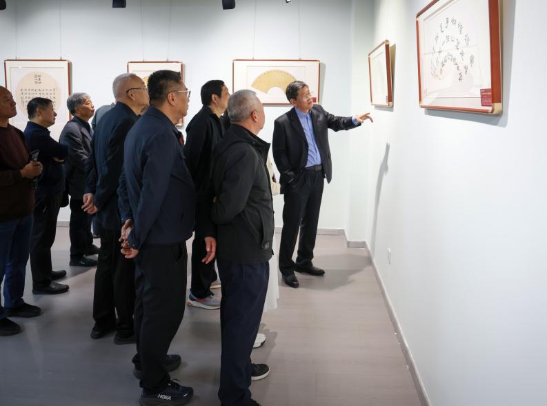 翰墨扇韵迎上巳 丹青雅聚颂兰亭—第七届心慕兰亭书社社员书画展在礼贤美术馆隆重开幕(图8)